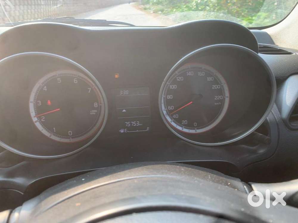 Maruti Suzuki Swift 2020 Petrol 75000 Km Driven