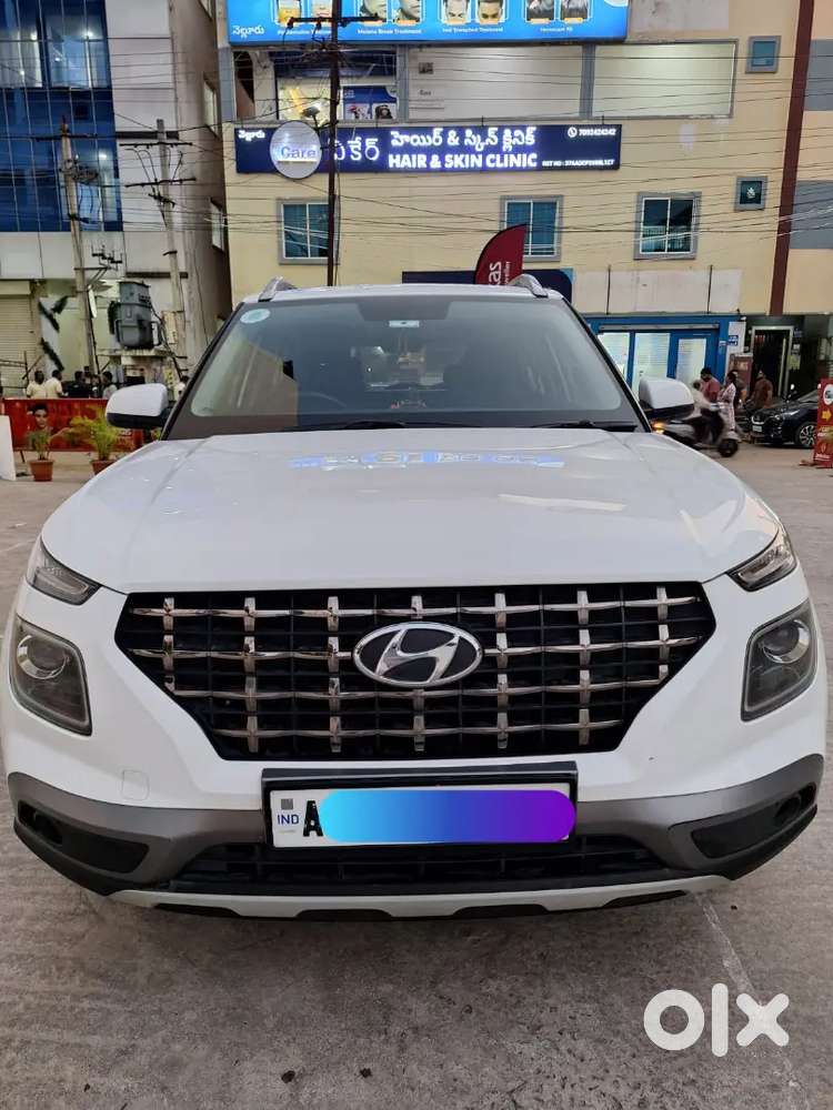Hyundai Venue 2022 Petrol 50000 Km Driven