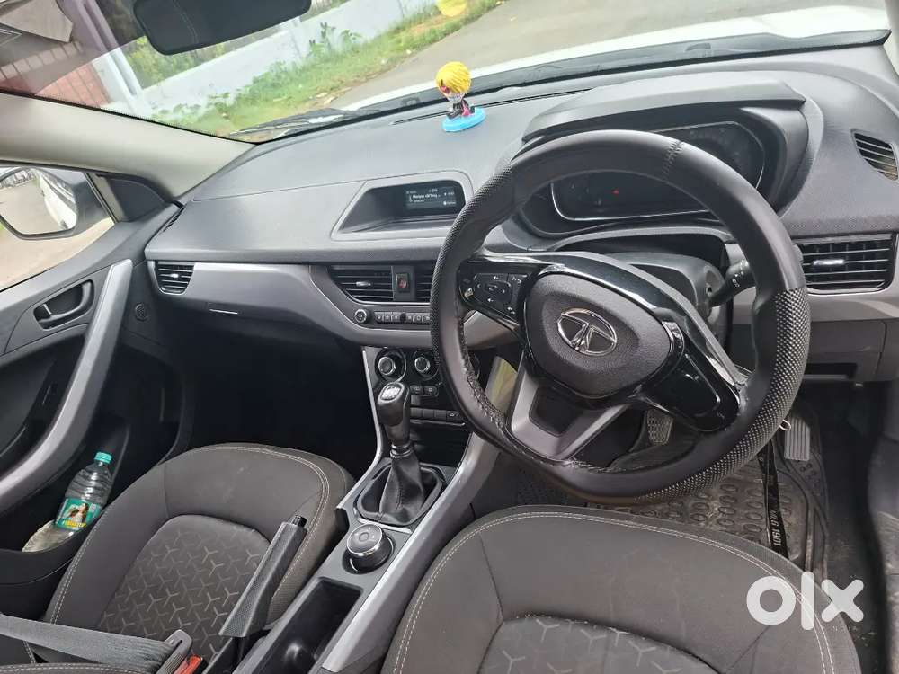 Tata Nexon 2023 November, Sunroof