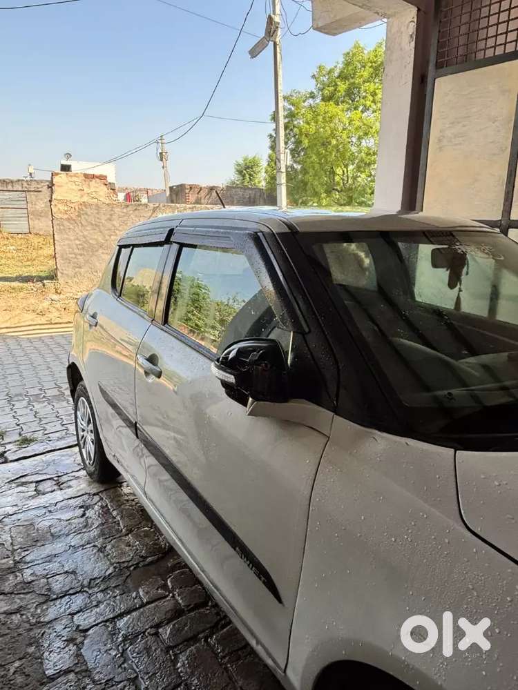 Maruti Suzuki Swift Vxi 2015