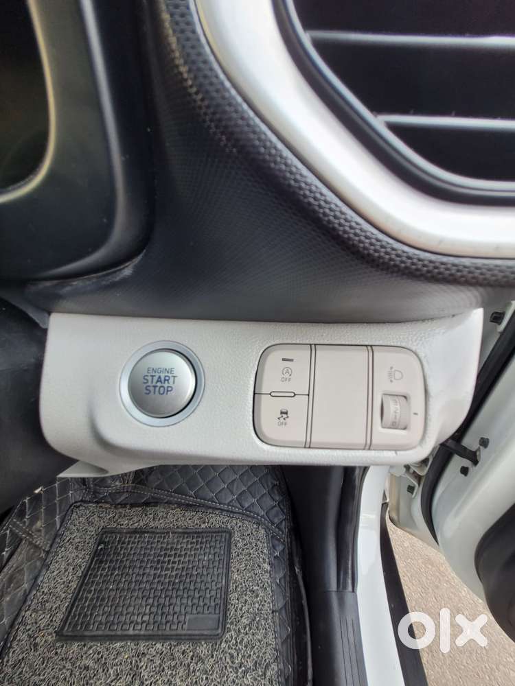 Hyundai Venue S (o) 1.2 Petrol Knight Edition, 2025, Petrol