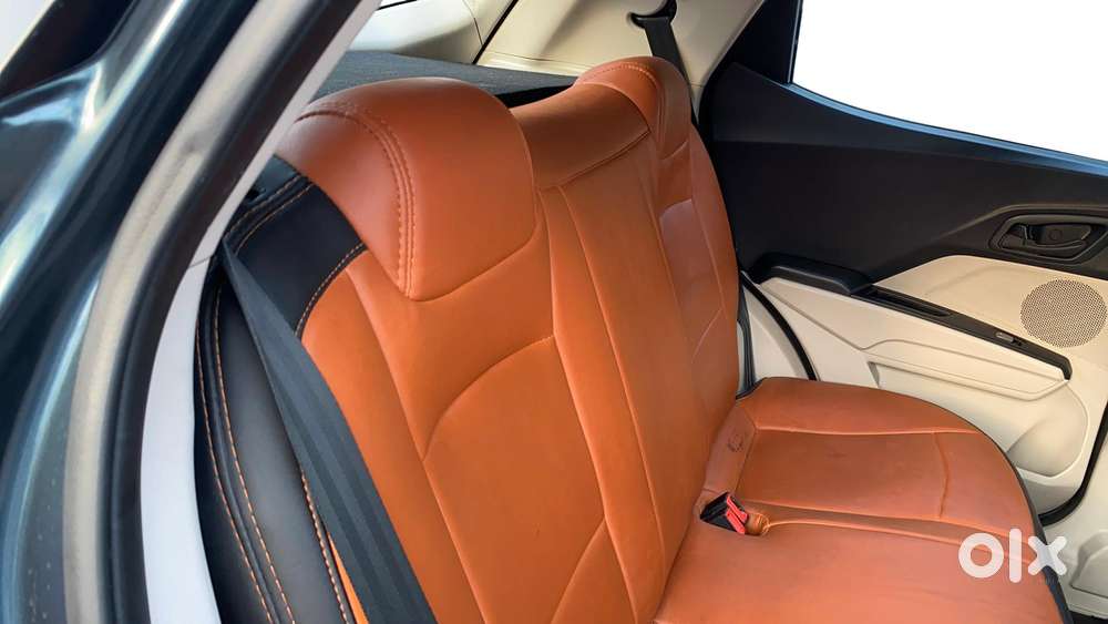 Mahindra Xuv300 1.2 W6 Amt Petrol, 2022, Petrol