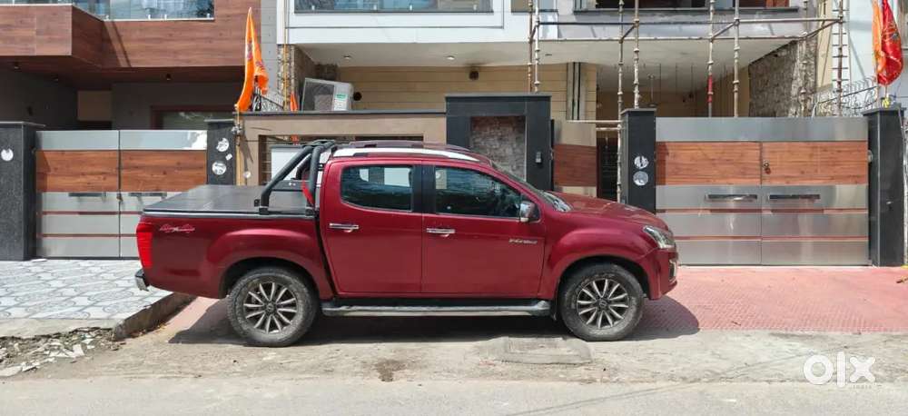 Isuzu V-cross 2019