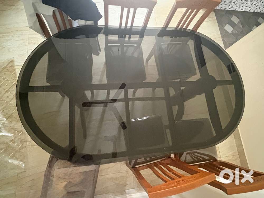 Black glass Dining Table Top &ndash; Excellent Condition