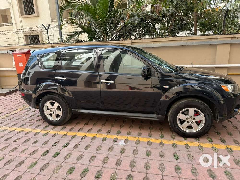 Mitsubishi Outlander Petrol 100000 Km Driven