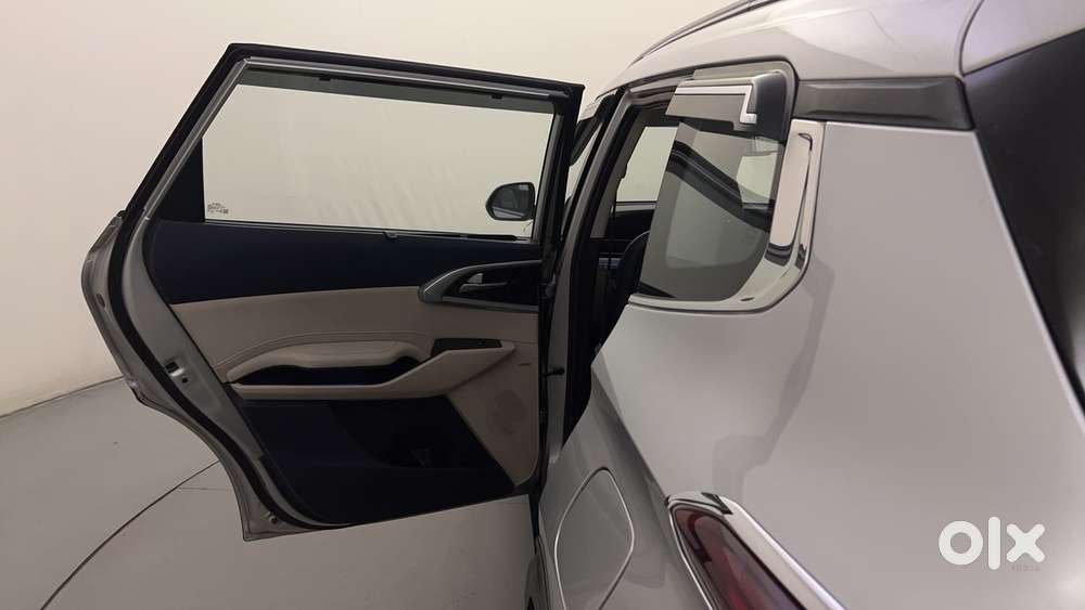 Kia Carens 1.5 Luxury Plus Diesel At 7 Str, 2023, Diesel