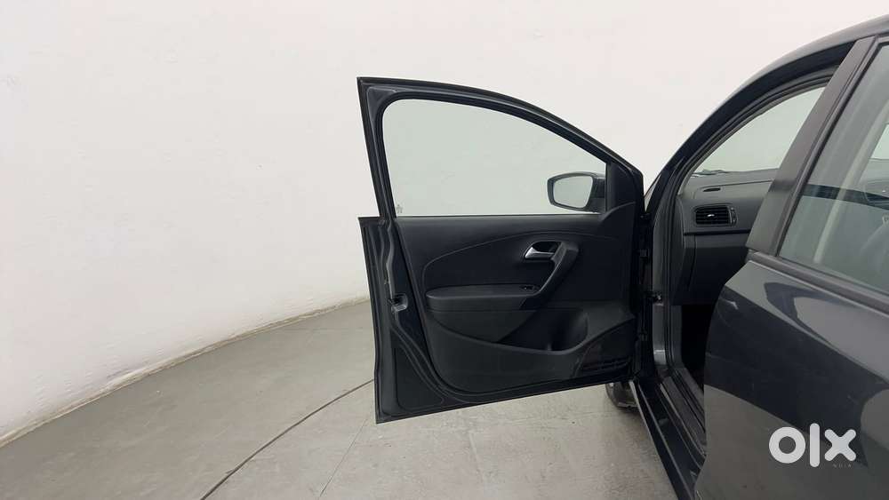 Volkswagen Polo Petrol Comfortline 1.2l, 2015, Petrol