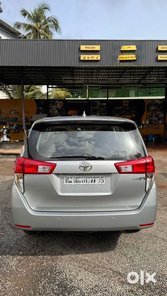 Innova Crysta 2.8z