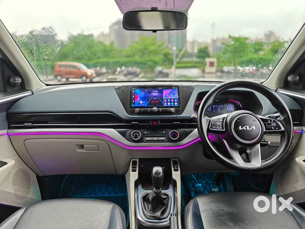 Kia Carens G 1.5 6mt Premium (o) 7-seater, 2023, Petrol