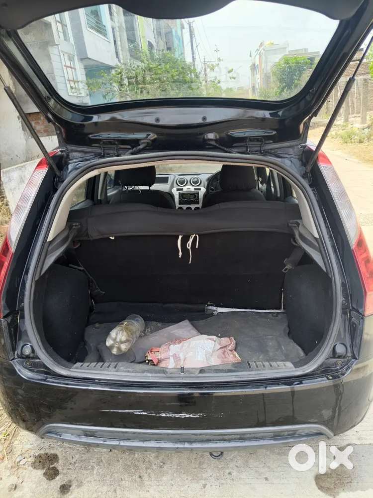 Well Maintained Ford Figo Petrol (top Variant) For Sale