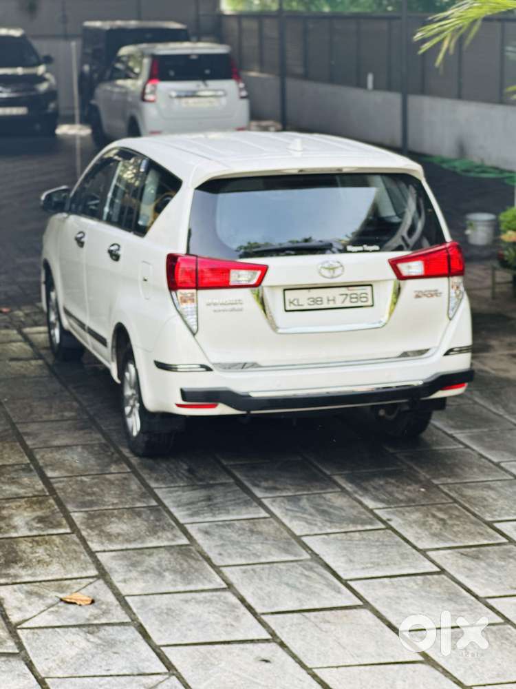 Toyota Innova Crysta 2.4 G Plus Mt 8 Str, 2019, Diesel