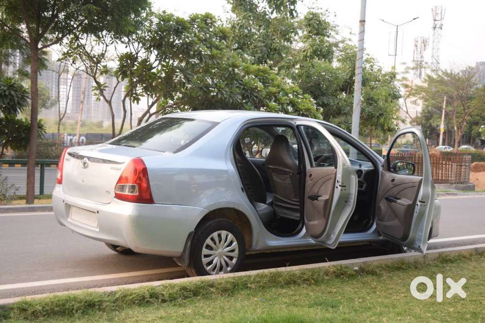 Toyota Etios Eh-gs Serene Bluish Silver