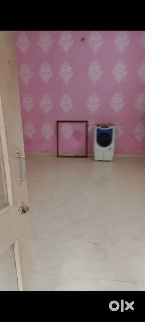 Two girls roommates needed
