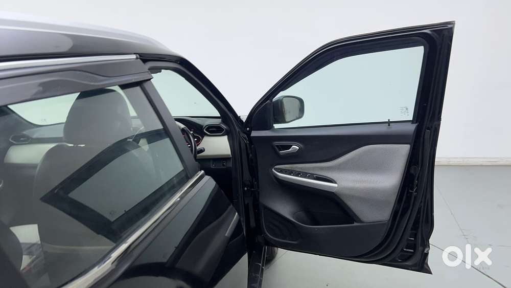 Nissan Magnite 1.0 Xv, 2023, Petrol