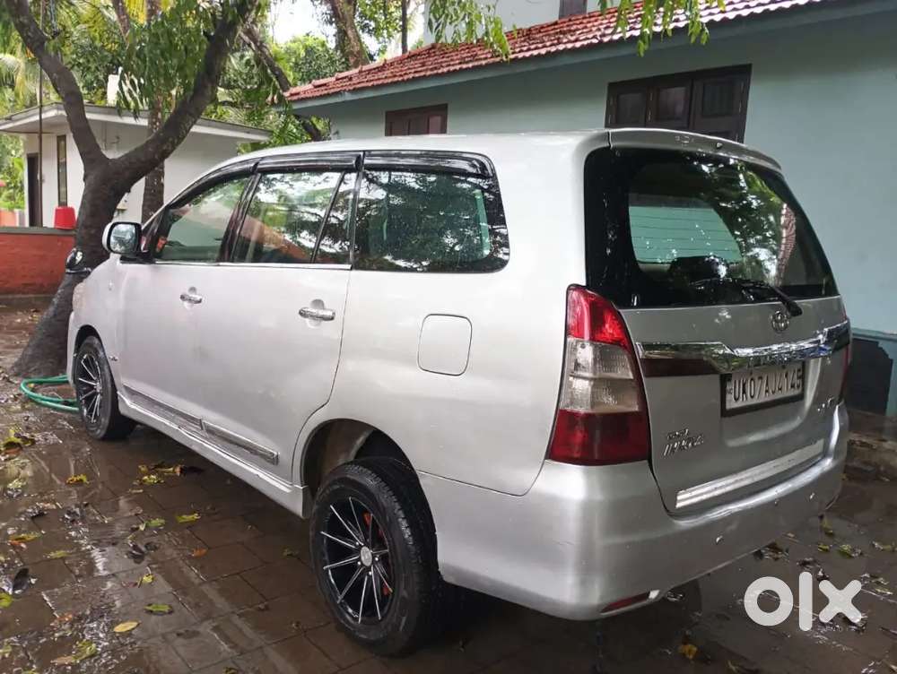 Toyota Innova 2.5 V 2011