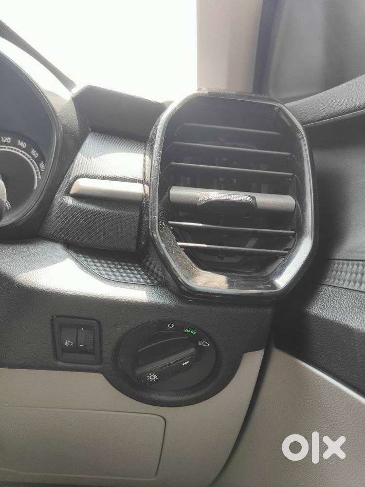 Skoda Kylaq Signature, 2026, Petrol