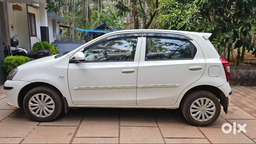 White Colour ,2 Airbags,pioneer Music System