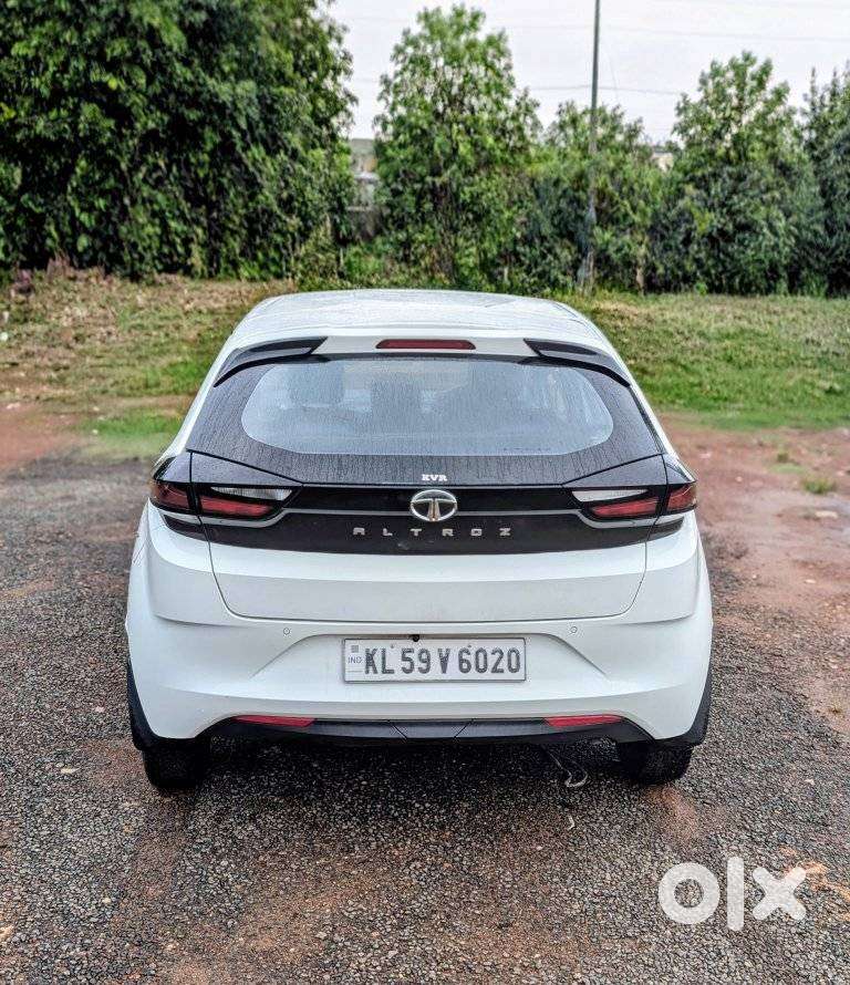 Tata Altroz 1.2 Xe, 2020, Petrol