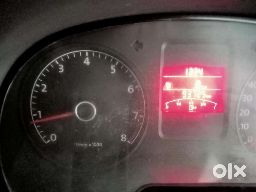 Volkswagen Vento 1.6 Highline Petrol/cng On Paper