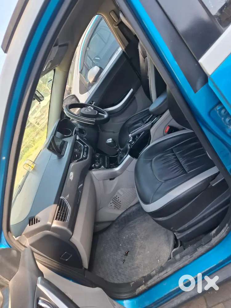 Tata Nexon 2017 Xz+ Top Model 2nd Owner 600000 Price Only !