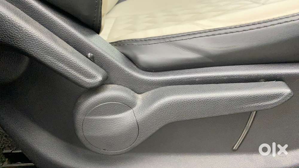 Mahindra Xuv700 2.0 Ax 5 Petrol At Str, 2024, Petrol