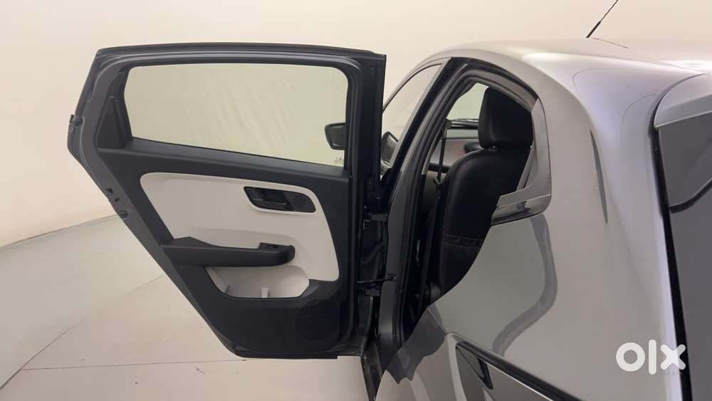 Tata Altroz 1.2 Xma Plus, 2023, Petrol