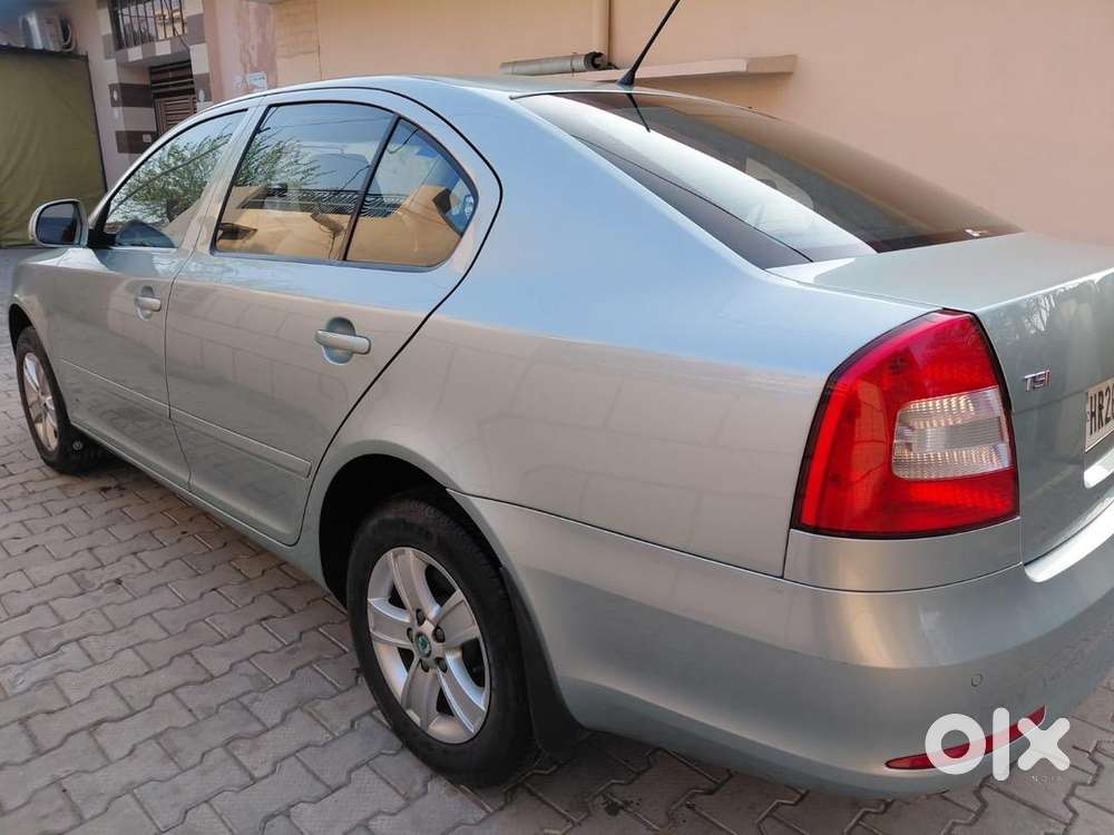 Skoda Laura 2011 Petrol Well Maintained