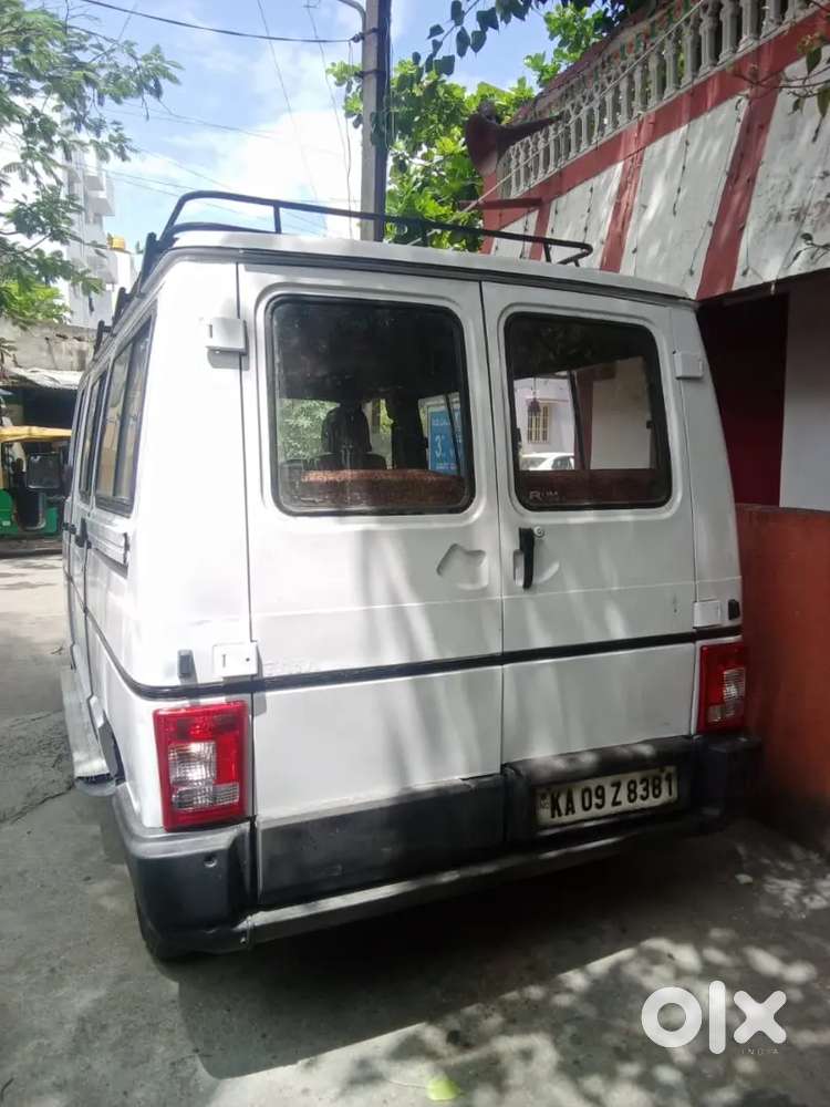Tata Winger Platinum 2011 Diesel 2nd Owner