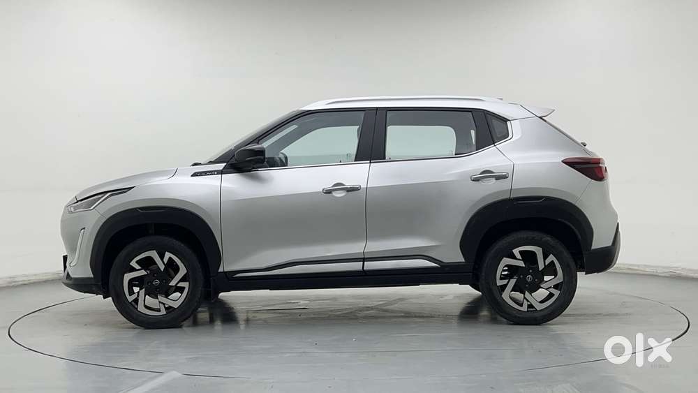 Nissan Magnite 1.0 Xv Premium, 2023, Petrol