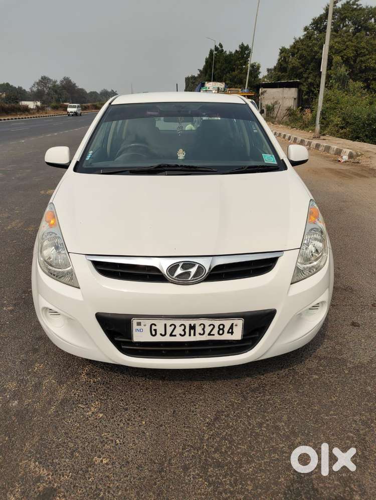 Hyundai I20 2012-2014 Magna Optional 1.2, 2012, Cng & Hybrids