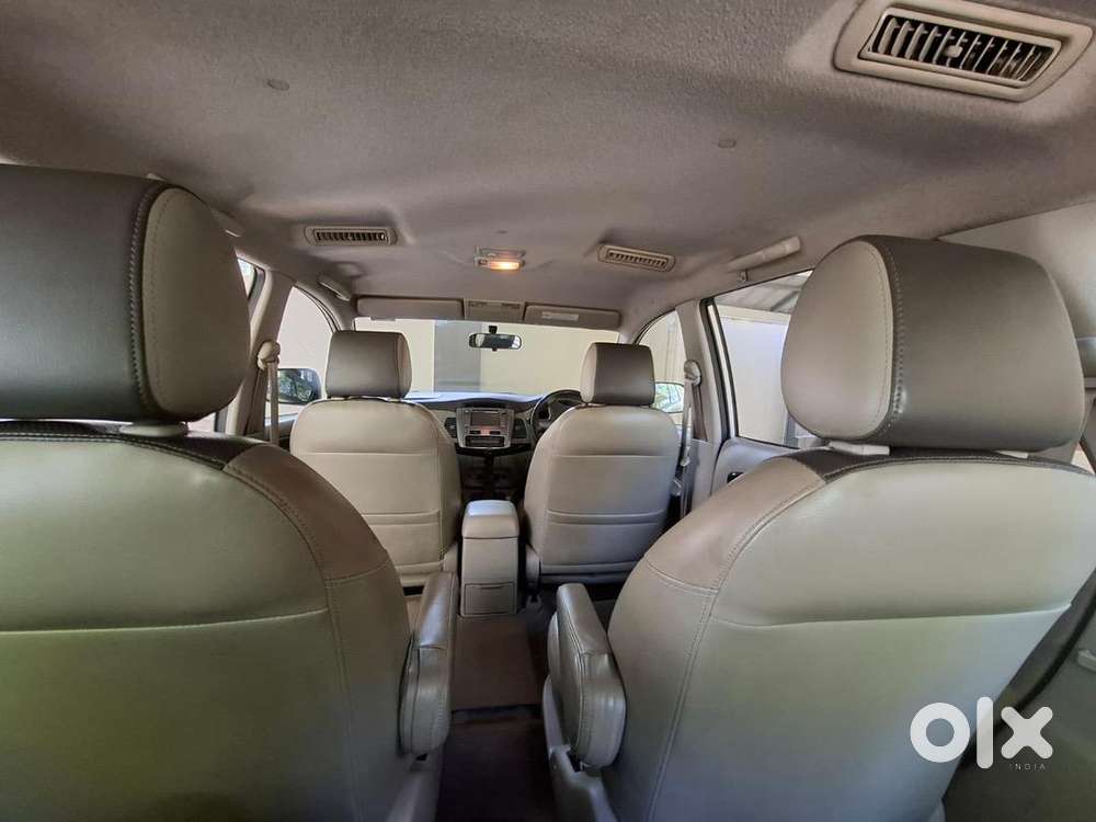 Toyota Innova 2.5 Z Diesel (2014) – Well Maintained