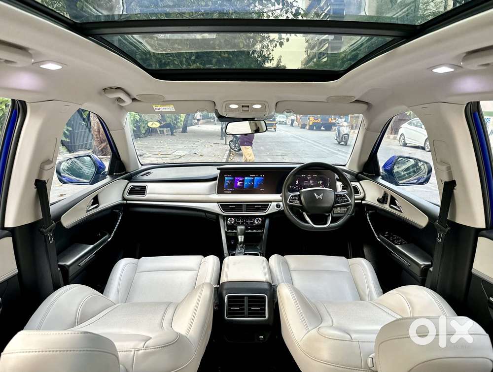 Mahindra Xuv700 2.0 Ax 7 Petrol At Luxury Pack Str, 2022, Petrol
