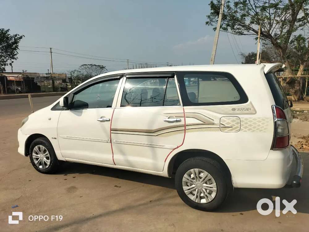 Toyota Innova 2012