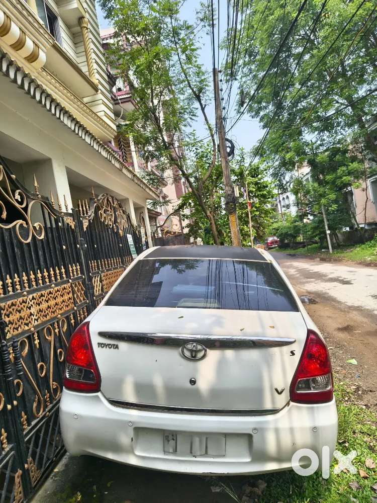 Toyota Etios [2011] Petrol