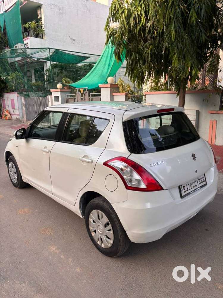 Maruti Suzuki Swift Vxi 1.2 Abs Bs-iv, 2011, Petrol