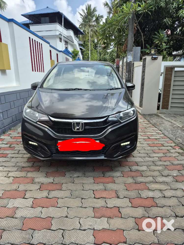 Well-maintained Honda Jazz Vx Cvt (auto), Single-owner Car, 29,300 Km.