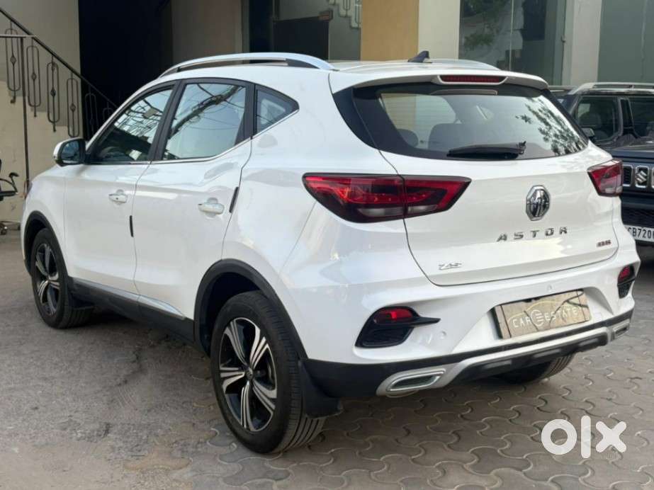 Mg Astor 1.5 Savvy Cvt S Red, 2024, Petrol