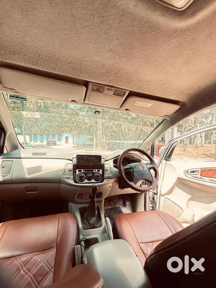 Toyota Innova 2013 Diesel 275000 Km Driven