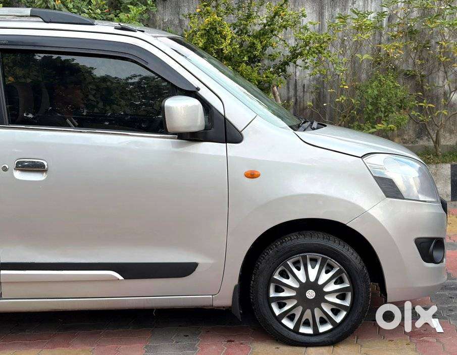 Maruti Suzuki Wagon R Vxi Amt1.2, 2017, Petrol