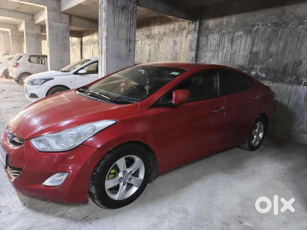 Hyundai New Elantra 2015 Diesel 93000 Km Driven