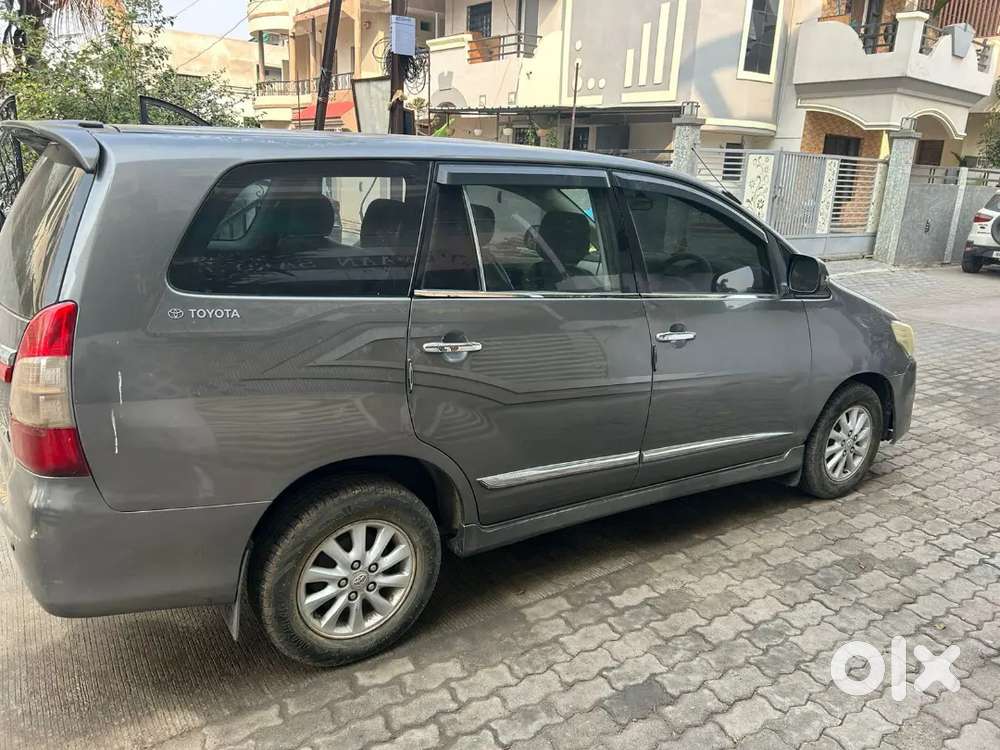Toyota Innova 2.5 Z 2015