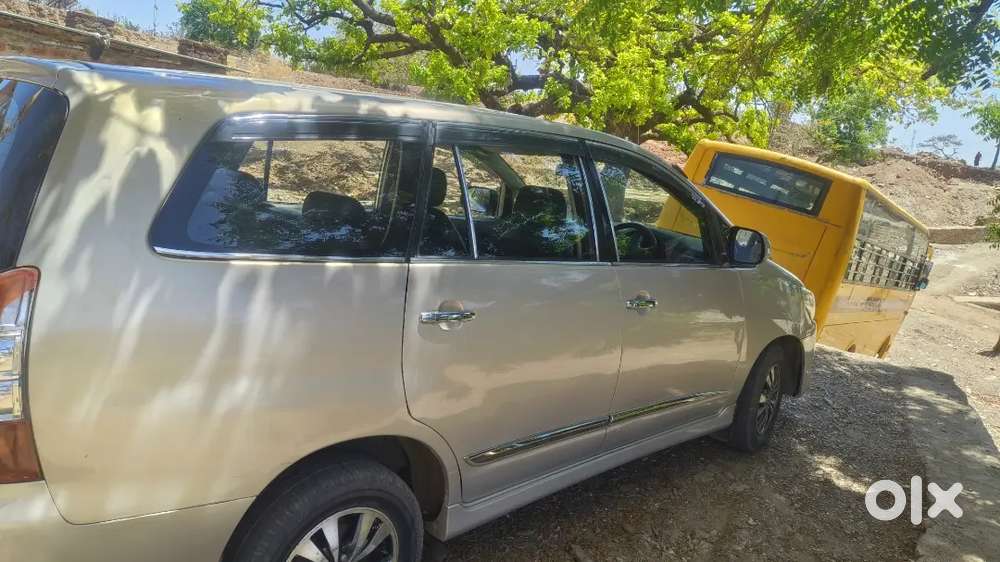 Toyota Innova 2015