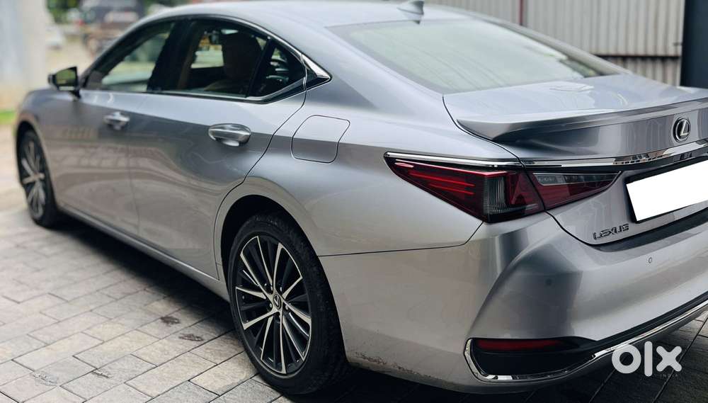 Lexus Es 300h Luxury, 2023, Petrol