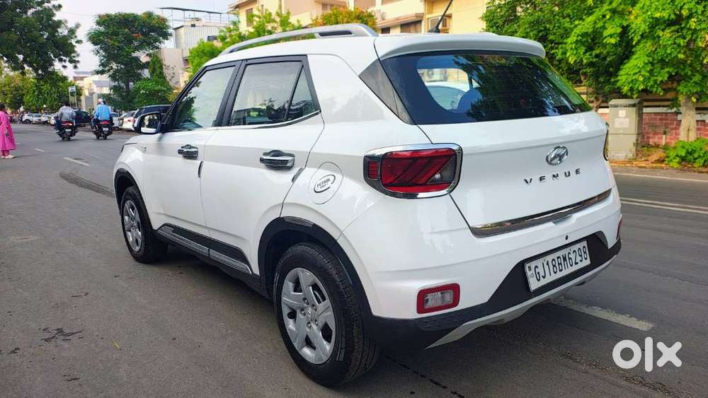 Hyundai Venue 1.2 S (o), 2020, Cng & Hybrids