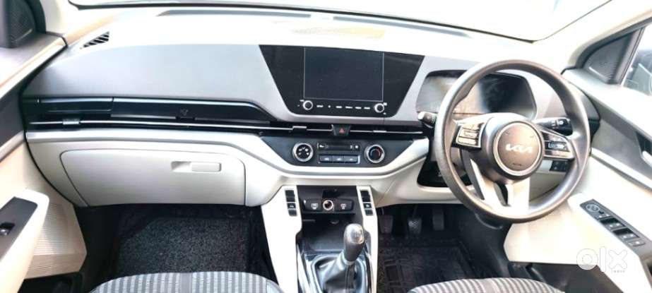 Kia Carens 1.4 Prestige 7 Str, 2023, Petrol