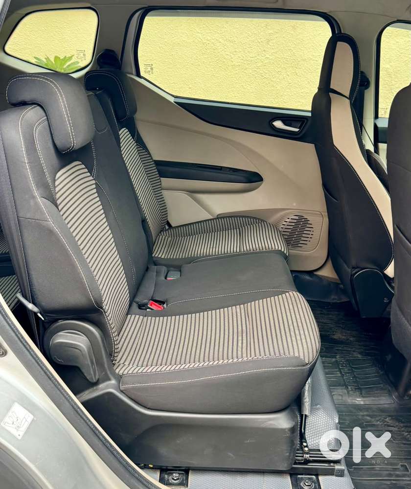 Renault Triber Rxz, 2023, Petrol