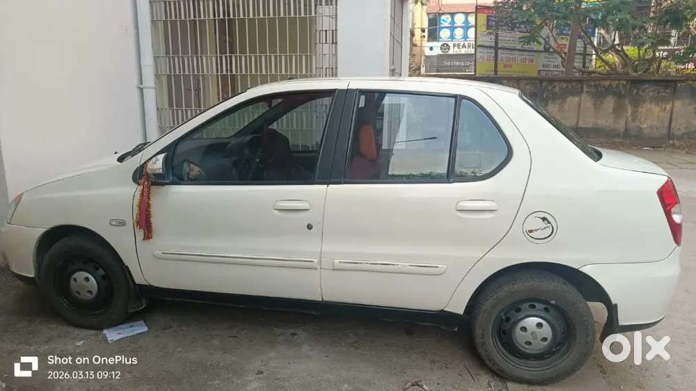 Well Maintained And Single Hand Use