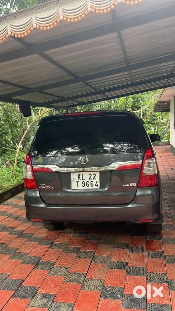 Toyota Innova Diesel 2015 Variant