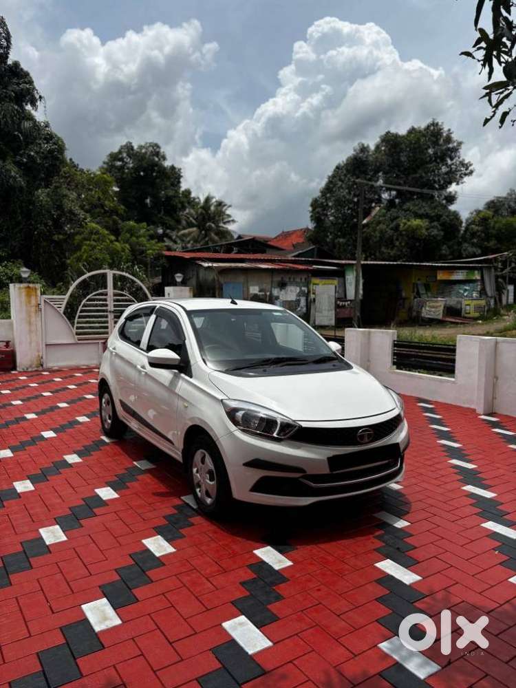 Tata Tiago 1.2 Revotron Xt (o), 2018, Petrol