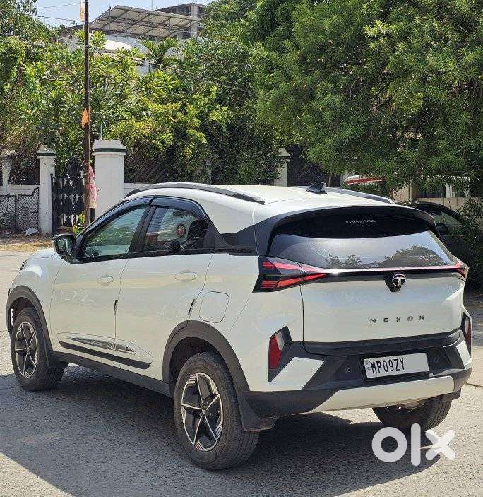 Tata Nexon Creative Plus 1.2 Revotron Petrol 6 Mt, 2023, Cng & Hybri..